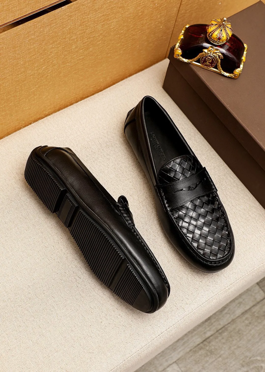 Men's Men's Shoes 💰: 420 💐BV Men's Slip-on Shoes® [BOTTEGA VENETA] Official website counter new model, one-to-one mold opening ⚠Italian calfskin embossed ➕Cow 🐂 leather lining. Driving slip-ons, available at counters, sizes 39-44 (38.45🉑️customized)